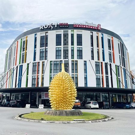 Roxy Hotel Serian Extérieur photo