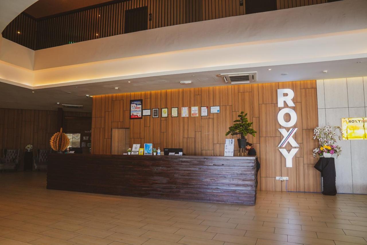 Roxy Hotel Serian Extérieur photo
