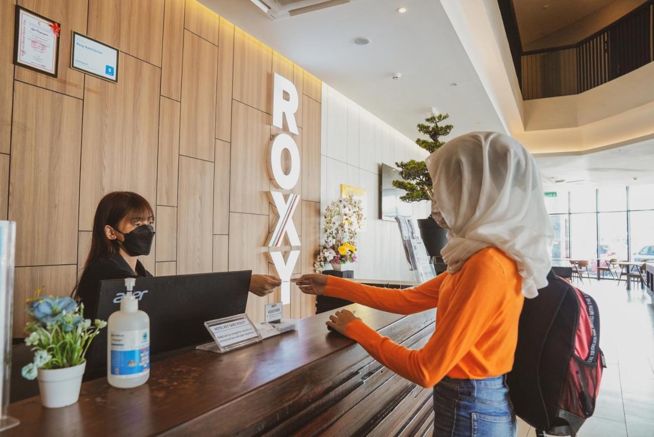 Roxy Hotel Serian Extérieur photo