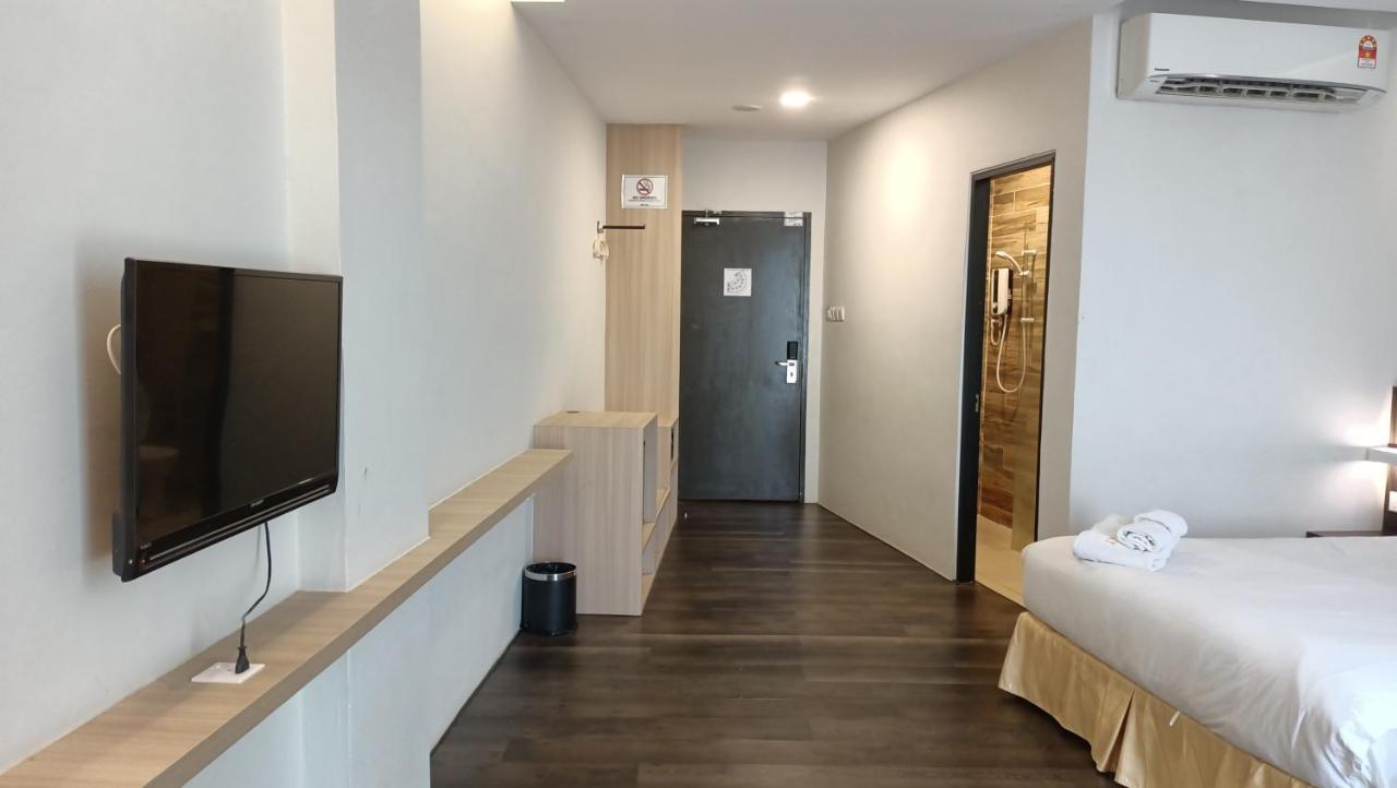 Roxy Hotel Serian Extérieur photo