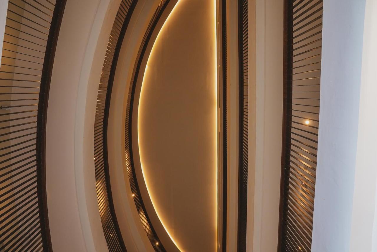 Roxy Hotel Serian Extérieur photo