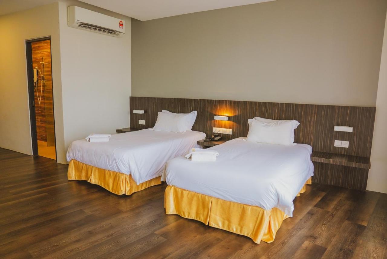 Roxy Hotel Serian Extérieur photo
