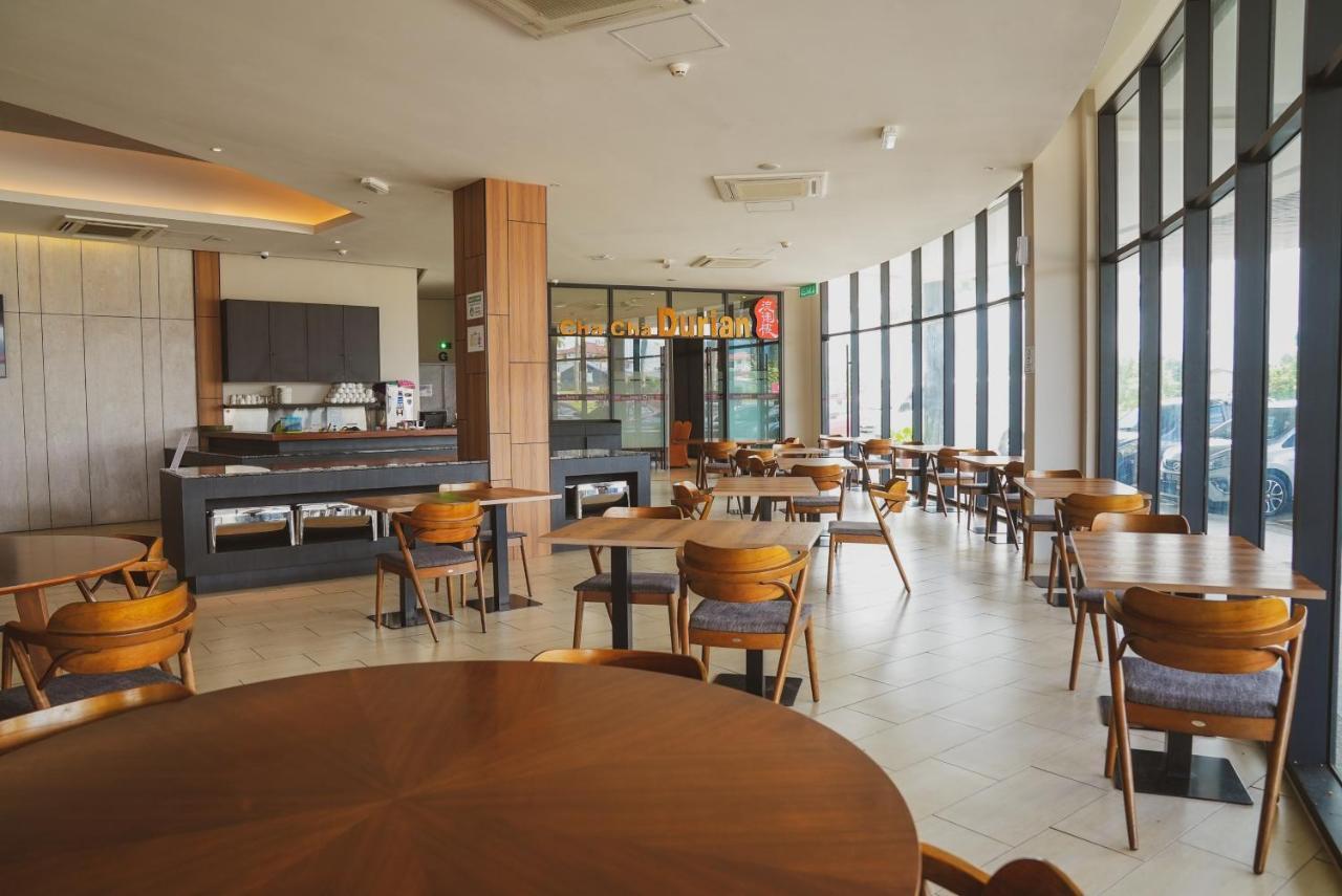 Roxy Hotel Serian Extérieur photo