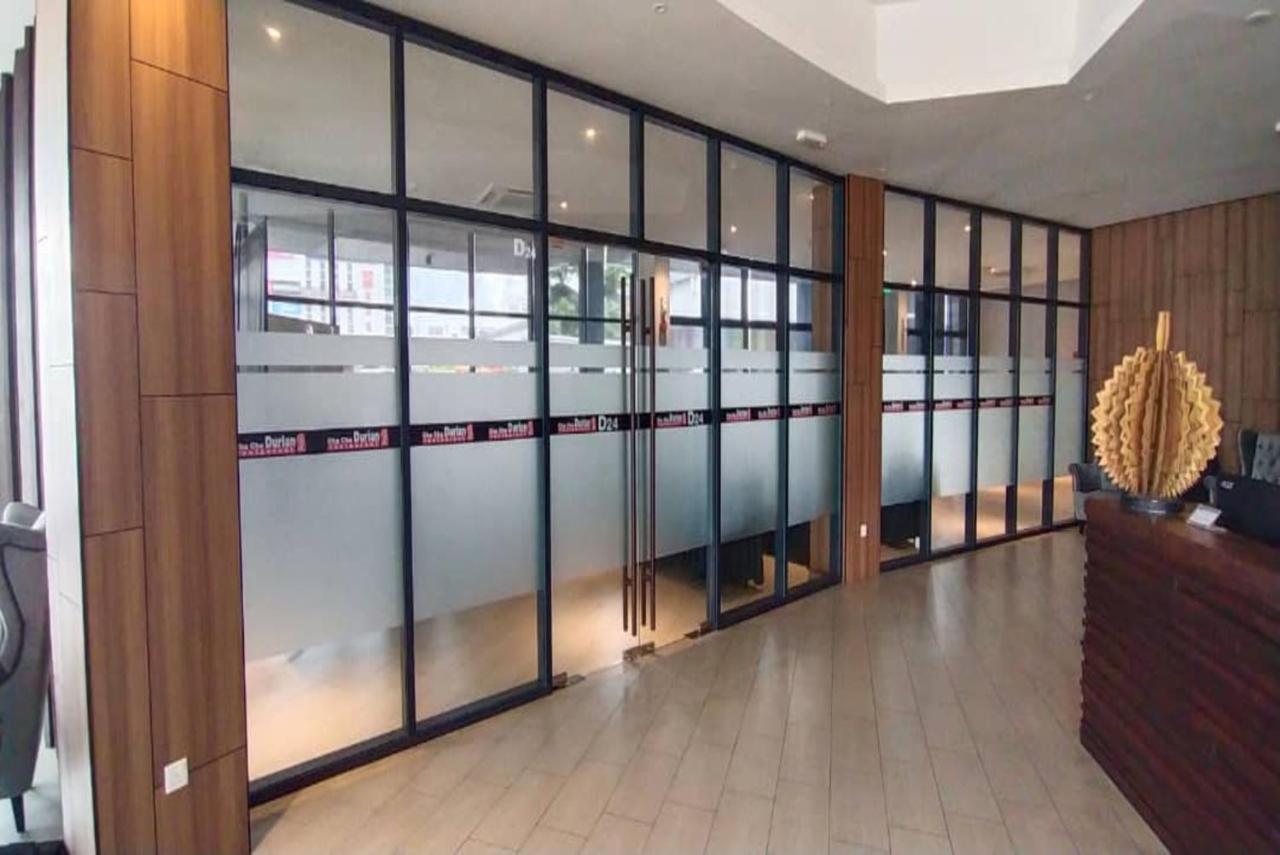 Roxy Hotel Serian Extérieur photo