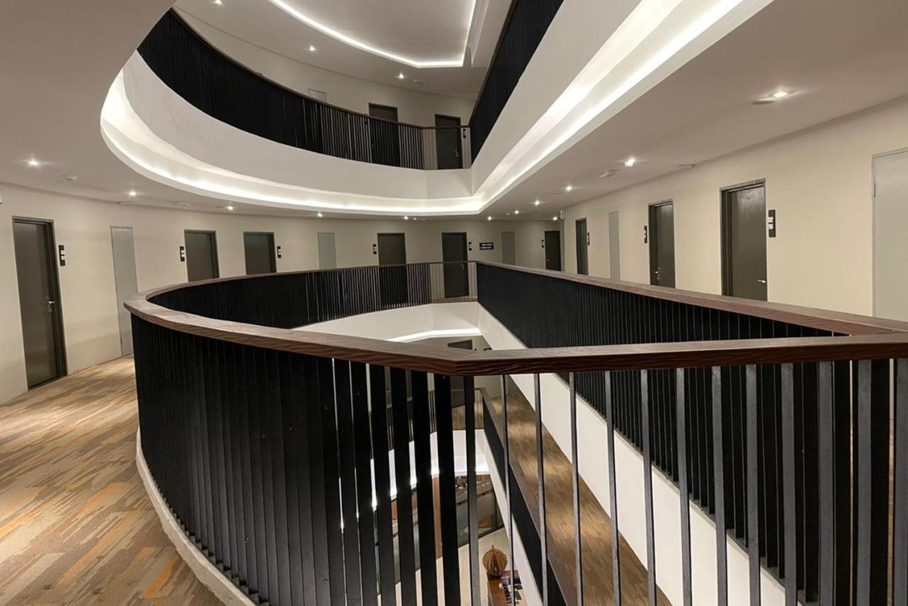 Roxy Hotel Serian Extérieur photo