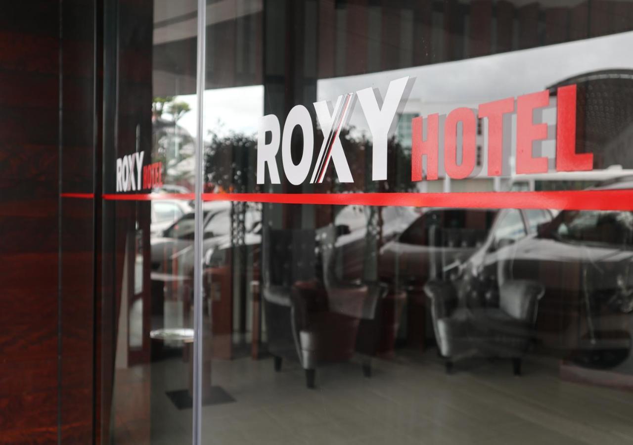 Roxy Hotel Serian Extérieur photo